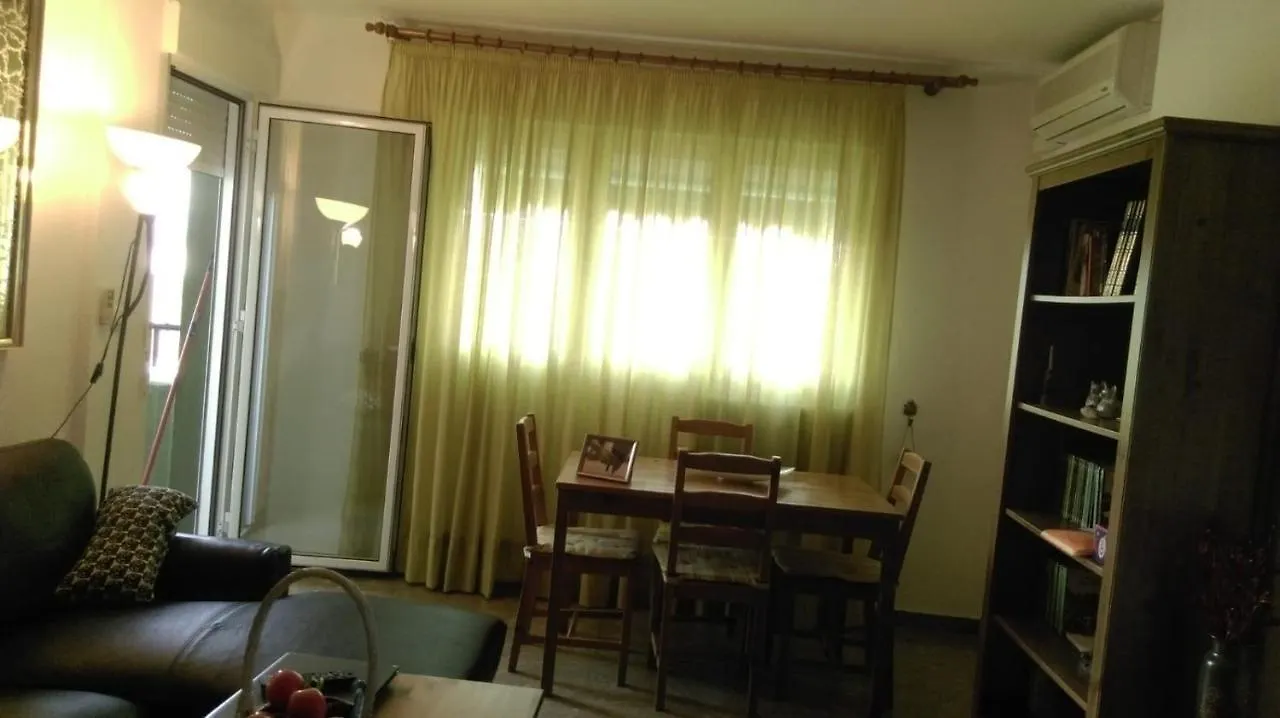 Piso muy amplio en Málaga . Apartamento